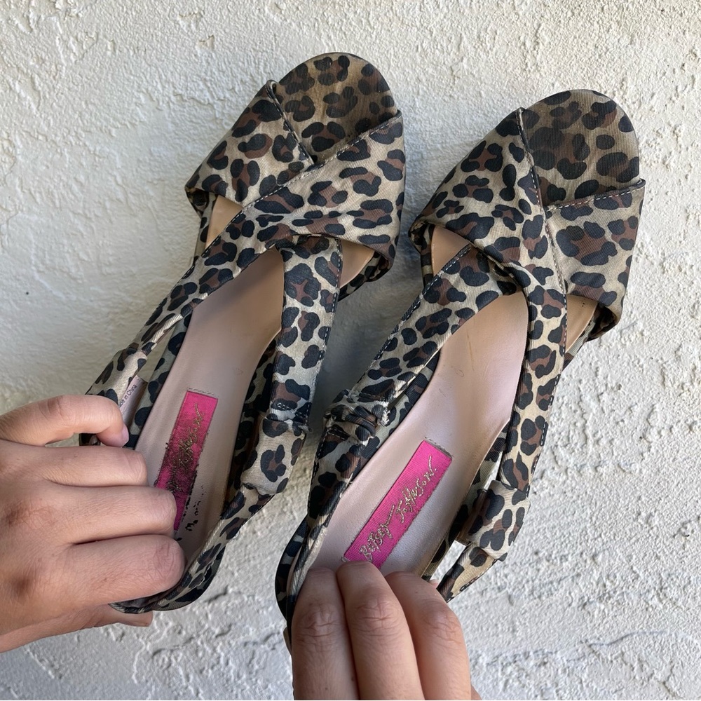 Betsey Johnson vintage wedge sandals - Picture 5 of 5